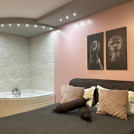 Room Jacuzzi “Athena” Subotica Exterior foto